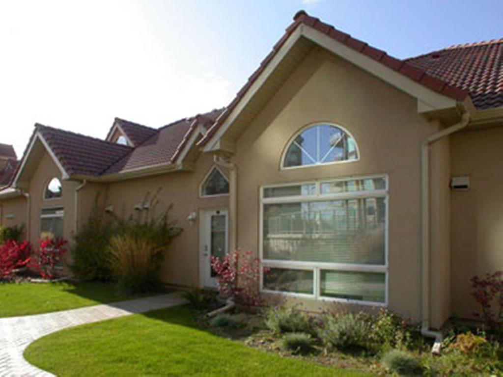 Sunset Waterfront Resort By Kelownacondorentals חדר תמונה